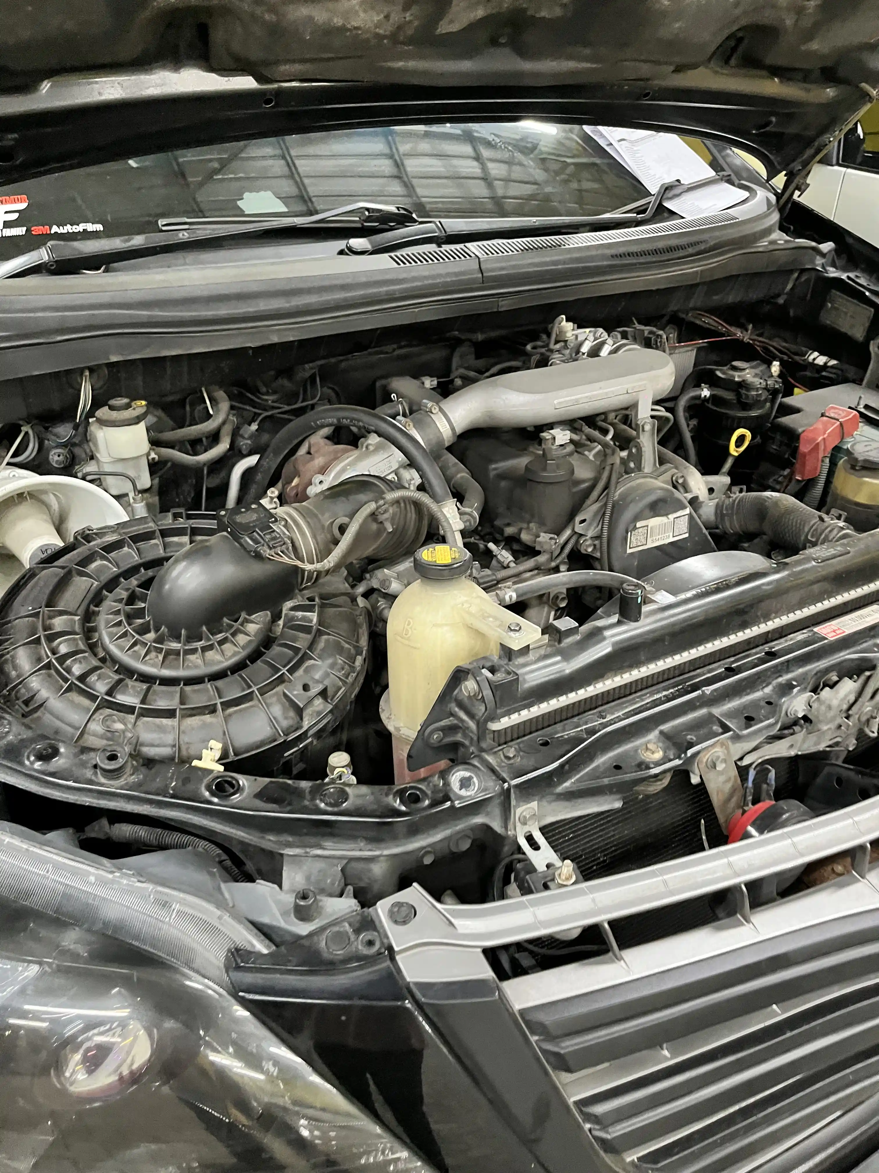 Ruang Mesin Mobil Diesel